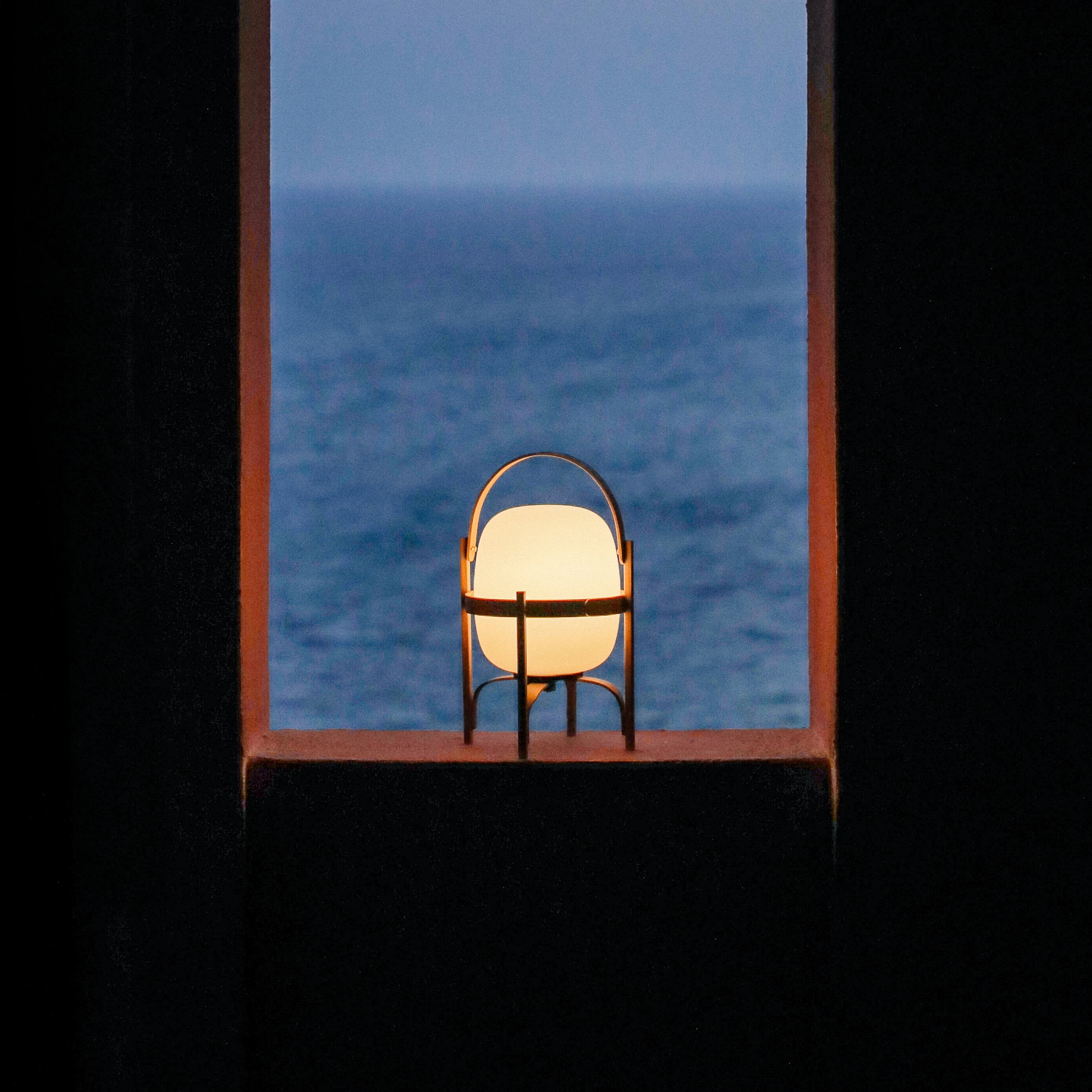 Cestita Bateria Rechargeable Table Lamp
