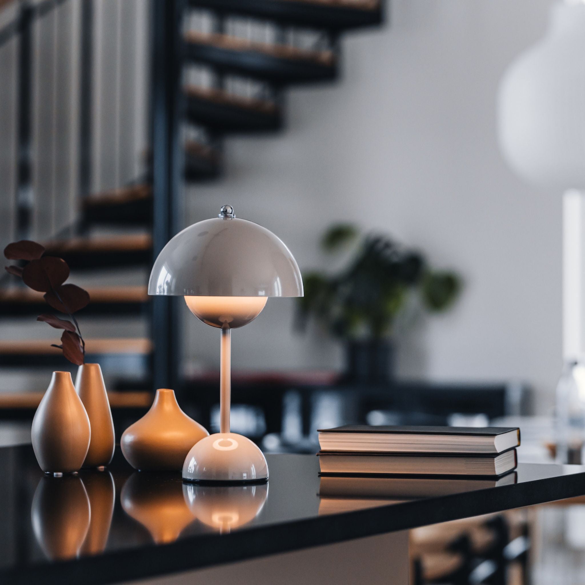 Portable Flowerbud Desk Lamp