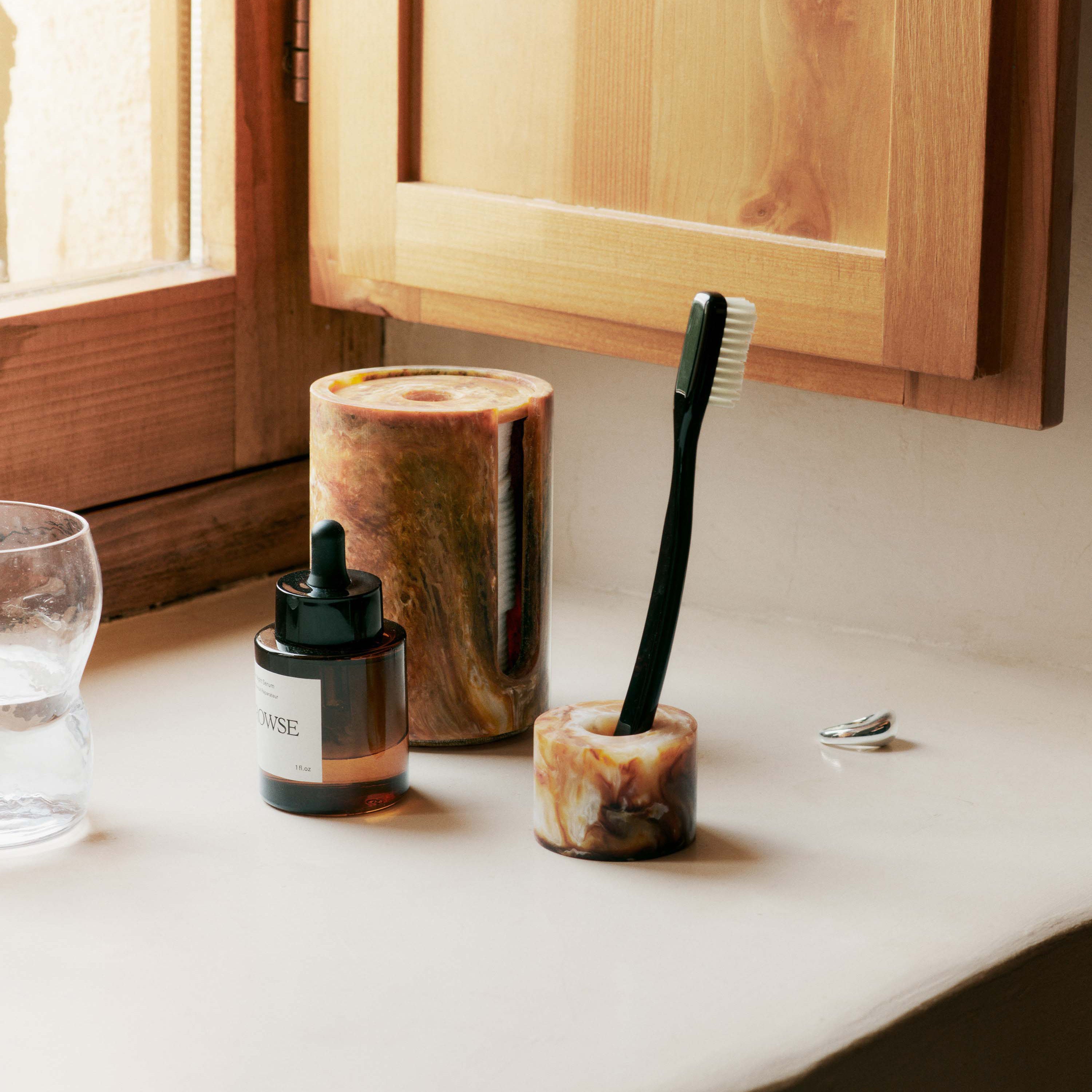 Mist Toothbrush Holder